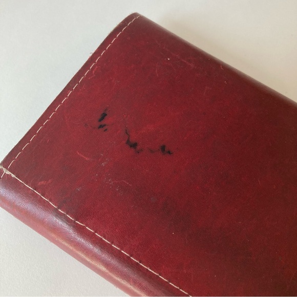 Sandalwood Cowhide Brasil Wallet in Burgundy 4”x7” - Picture 4 of 11